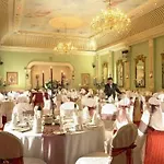 Bridge House Hotel, Leisure Club & Hotell 4*