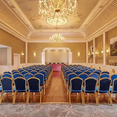 Bridge House Hotel, Leisure Club & Hotel Tullamore