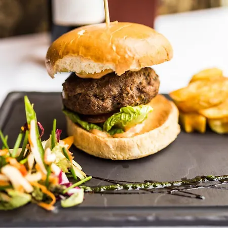 Bridge House Hotel, Leisure Club & Otel 4*