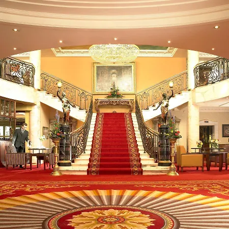 Bridge House Hotel, Leisure Club & Hotell