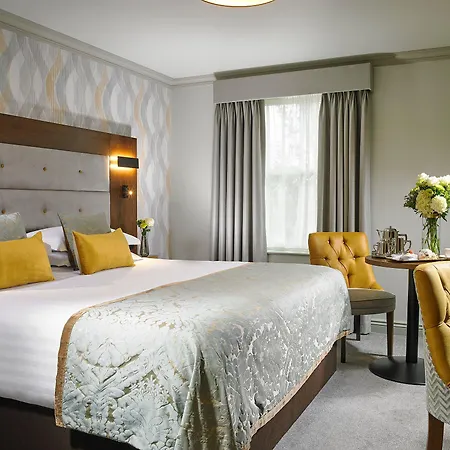 Bridge House Hotel, Leisure Club & Hotell 4*