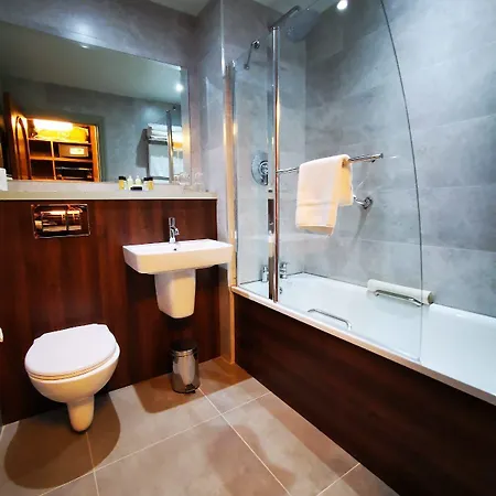 Bridge House Hotel, Leisure Club & Hotell Tullamore