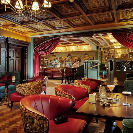 Bridge House Hotel, Leisure Club & Hotell 4*