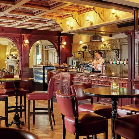 Bridge House Hotel, Leisure Club & Hotell 4*