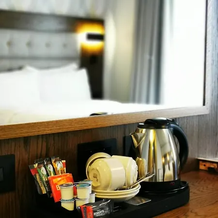Bridge House Hotel, Leisure Club & Hotel