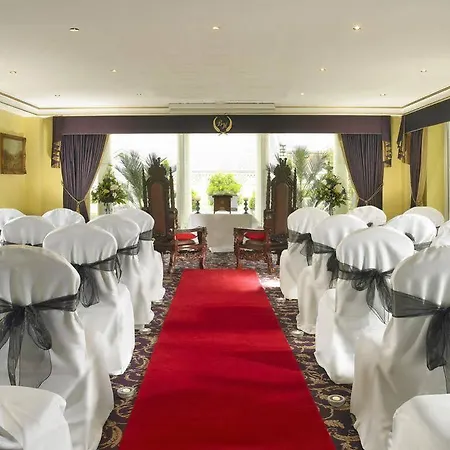 Bridge House Hotel, Leisure Club & Hotell